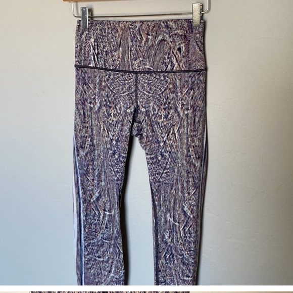 Lululemon wunder under high rise. A11 - Picture 4 of 6